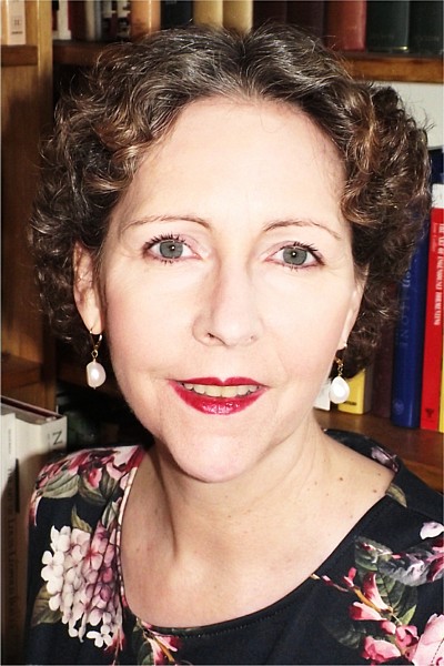 margaret porter head shot 2, 400x600px, 300dpi